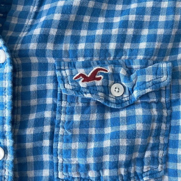 Women’s Hollister plaid button down - Picture 2 of 5